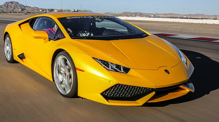 Lamborghini Huracan lp610 on track at Exotics Racing