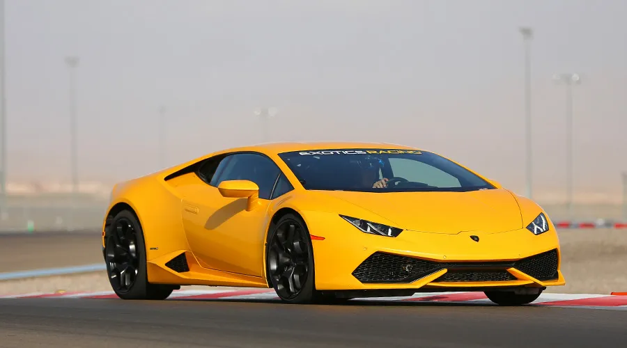 Lamborghini Huracan lp610 on track at Exotics Racing